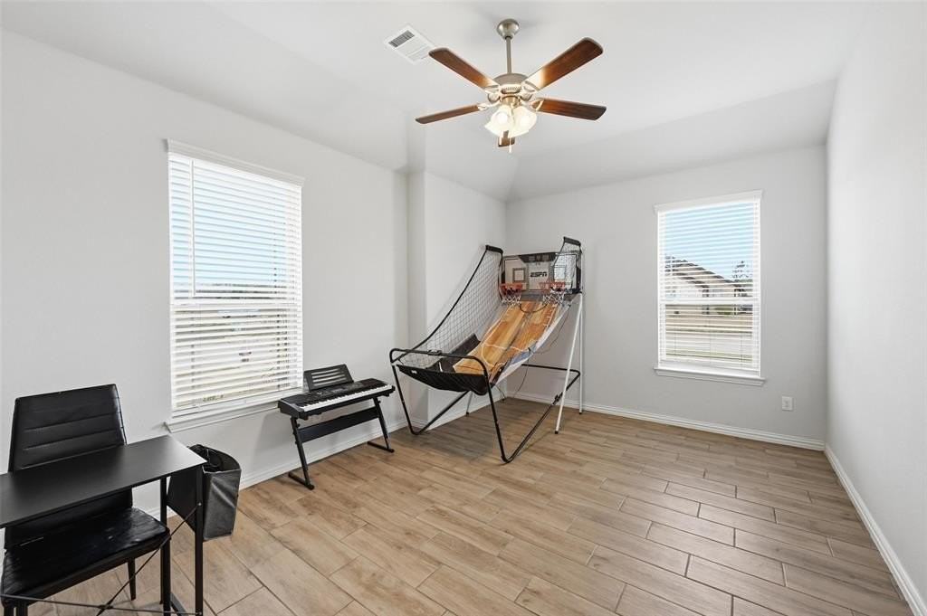 196 Lady Bird Ln - Photo 5 of 40