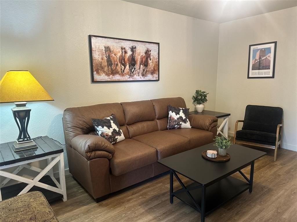 1649 Palm St - Photo 4 of 25