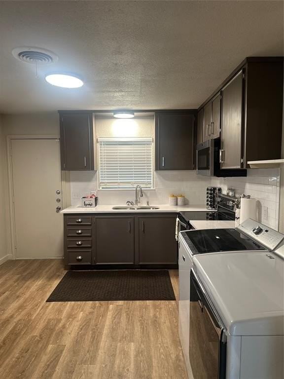 1649 Palm St - Photo 7 of 25