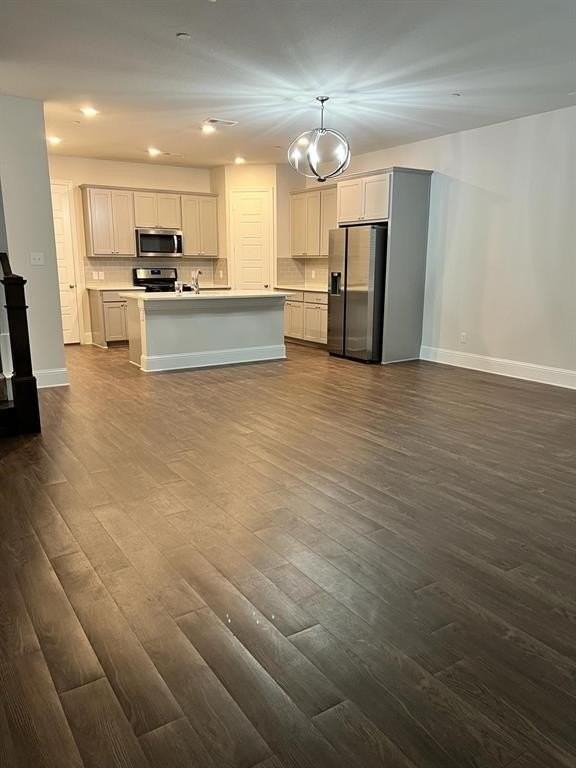 293 Ferndale St - Photo 5 of 8