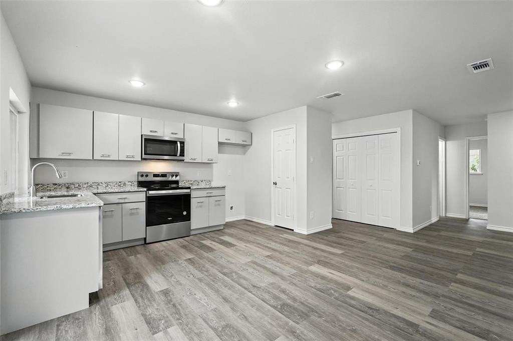 4613 Tarry Dr - Photo 7 of 39