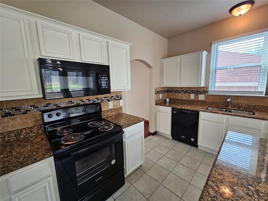 329 Tranquility Ln - Photo 4 of 40