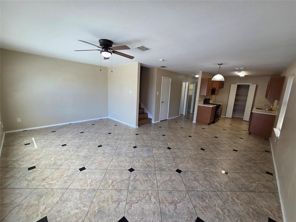 2326 Kingsway Dr - Photo 6 of 19