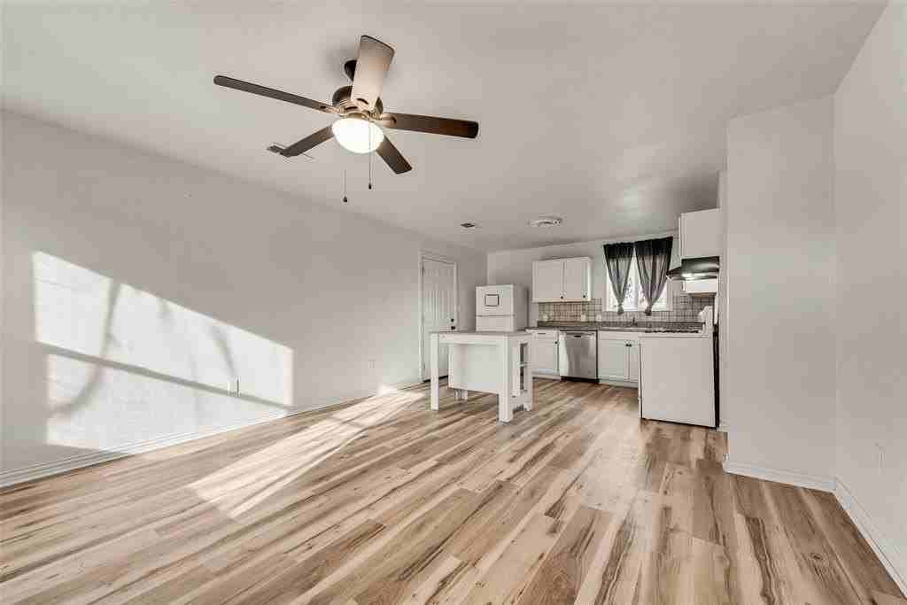 1303 S Medora St - Photo 2 of 12