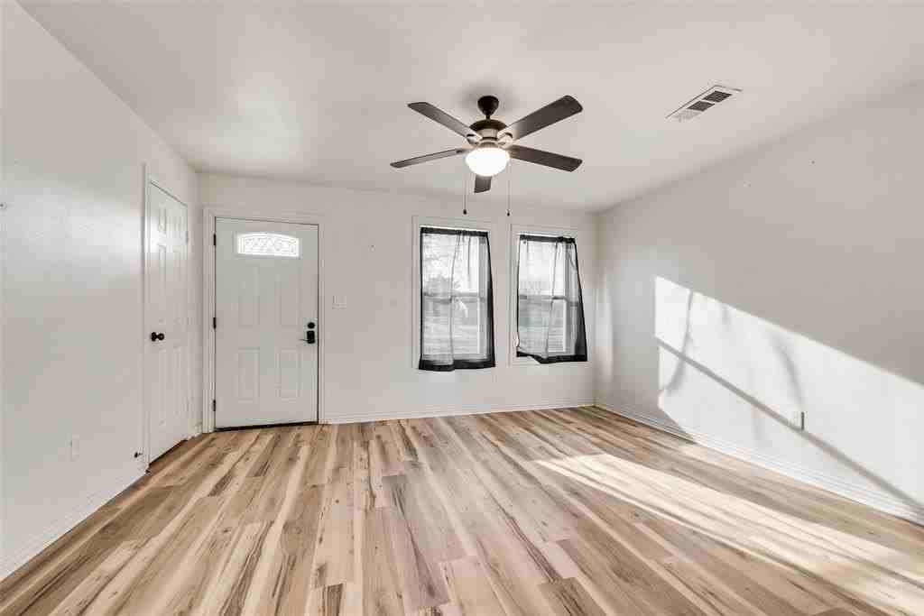 1303 S Medora St - Photo 7 of 12