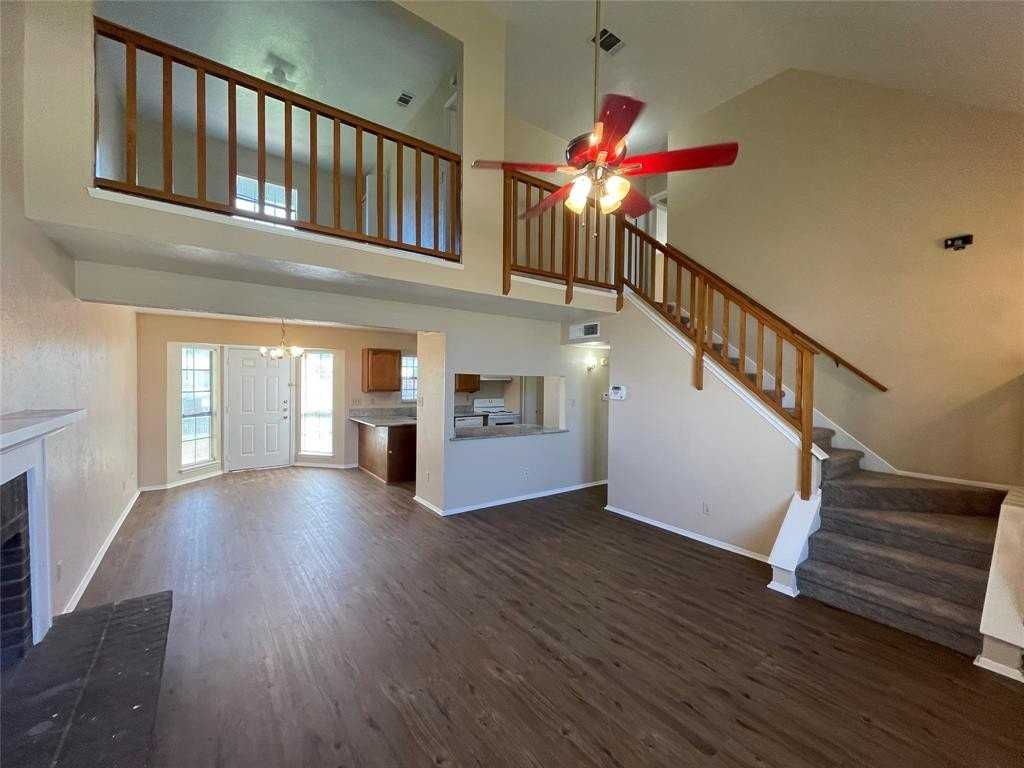 1218 Greenbriar Ln - Photo 7 of 20