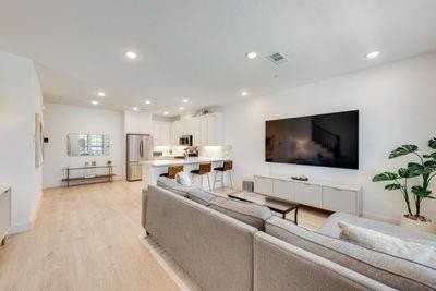 524 4th St - Photo 3 of 19