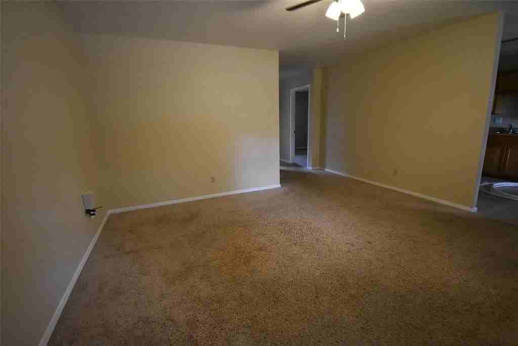 606 N Main St #A - Photo 3 of 9