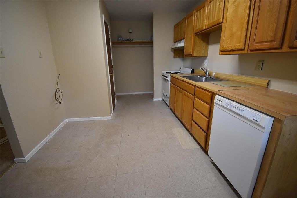 606 N Main St #A - Photo 4 of 9