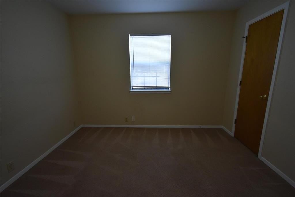 606 N Main St #A - Photo 6 of 9