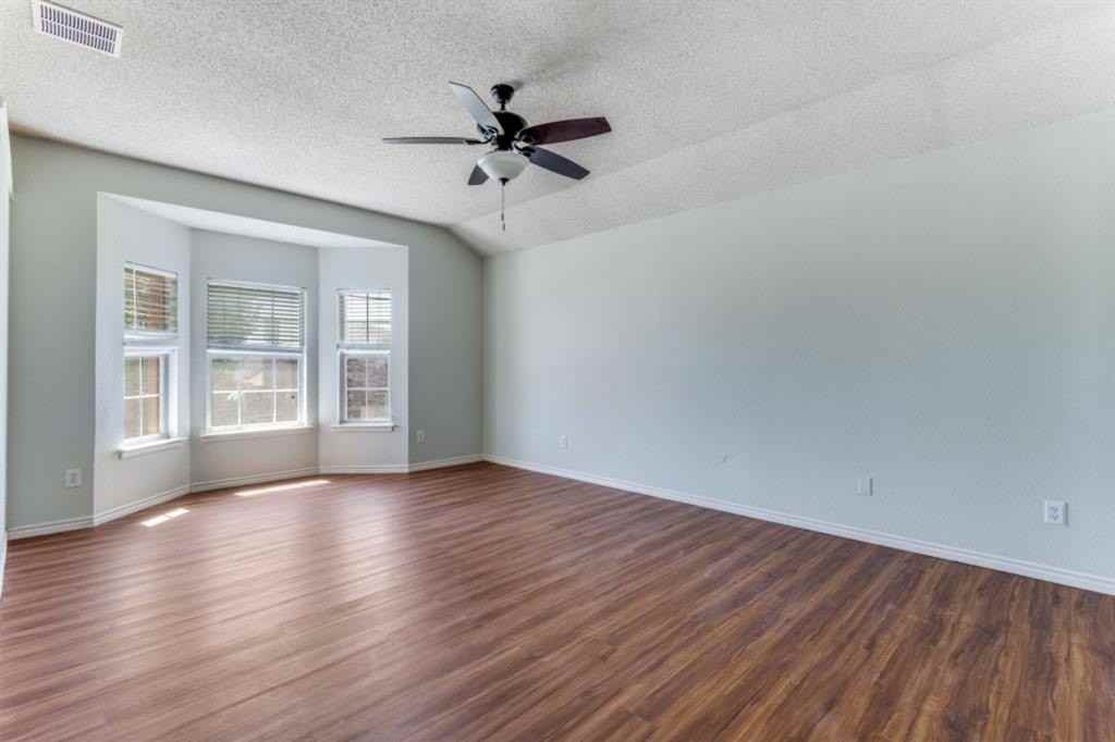 8509 Coventry Dr - Photo 4 of 27