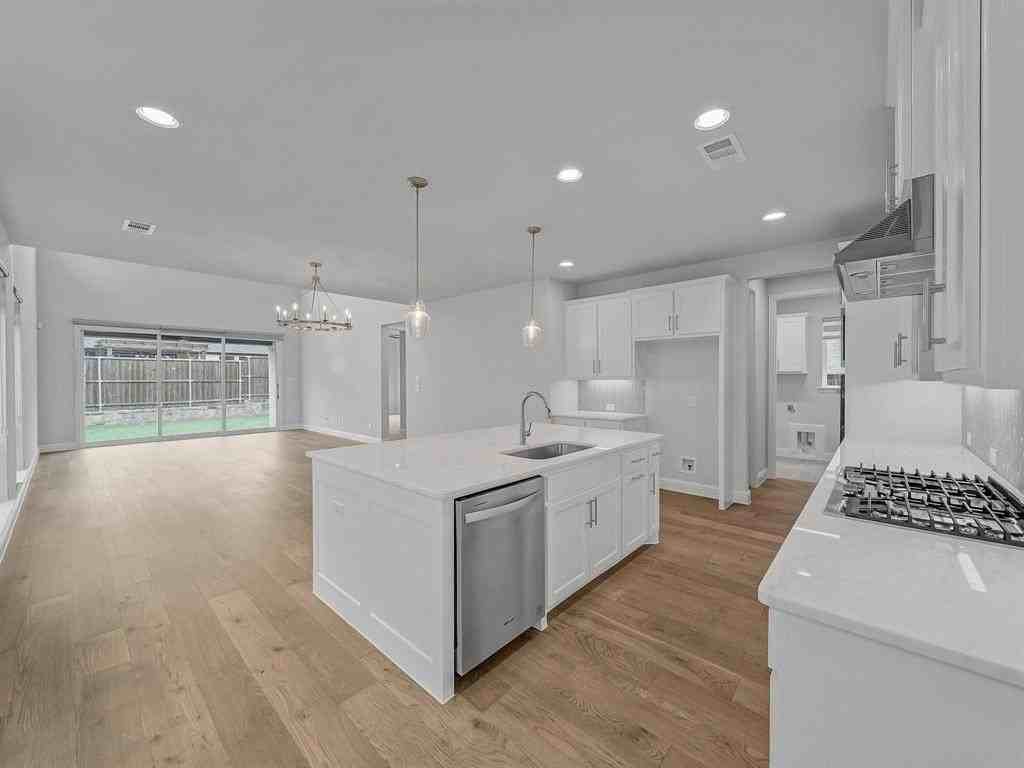 861 Lady Tessala Ave - Photo 6 of 35