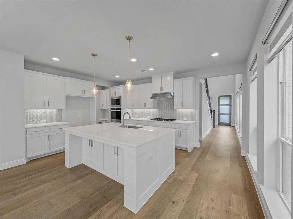 861 Lady Tessala Ave - Photo 7 of 35