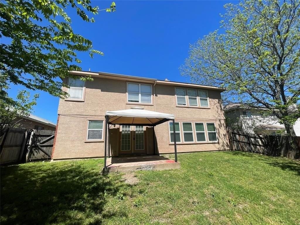 640 Gibson St - Photo 2 of 21