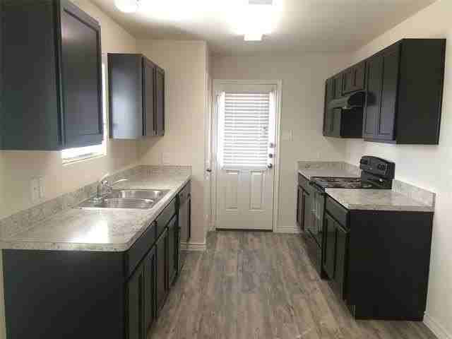 4204 Twinleaf Dr - Photo 3 of 10