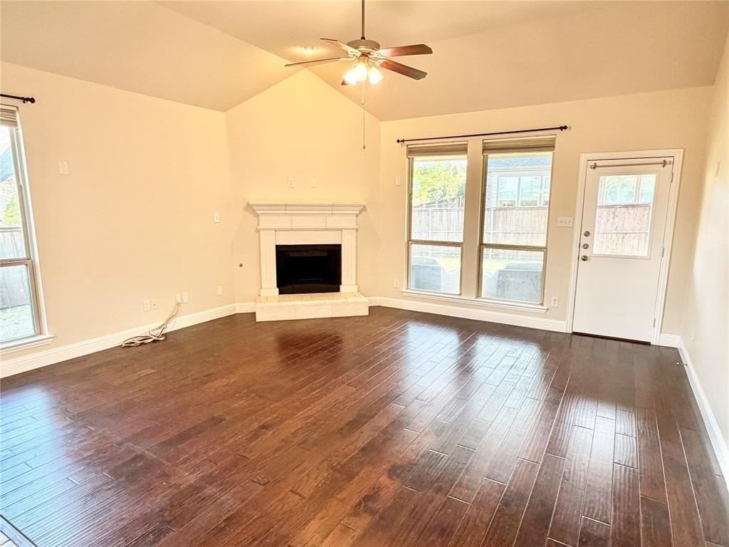 1500 Grove Dr - Photo 4 of 34