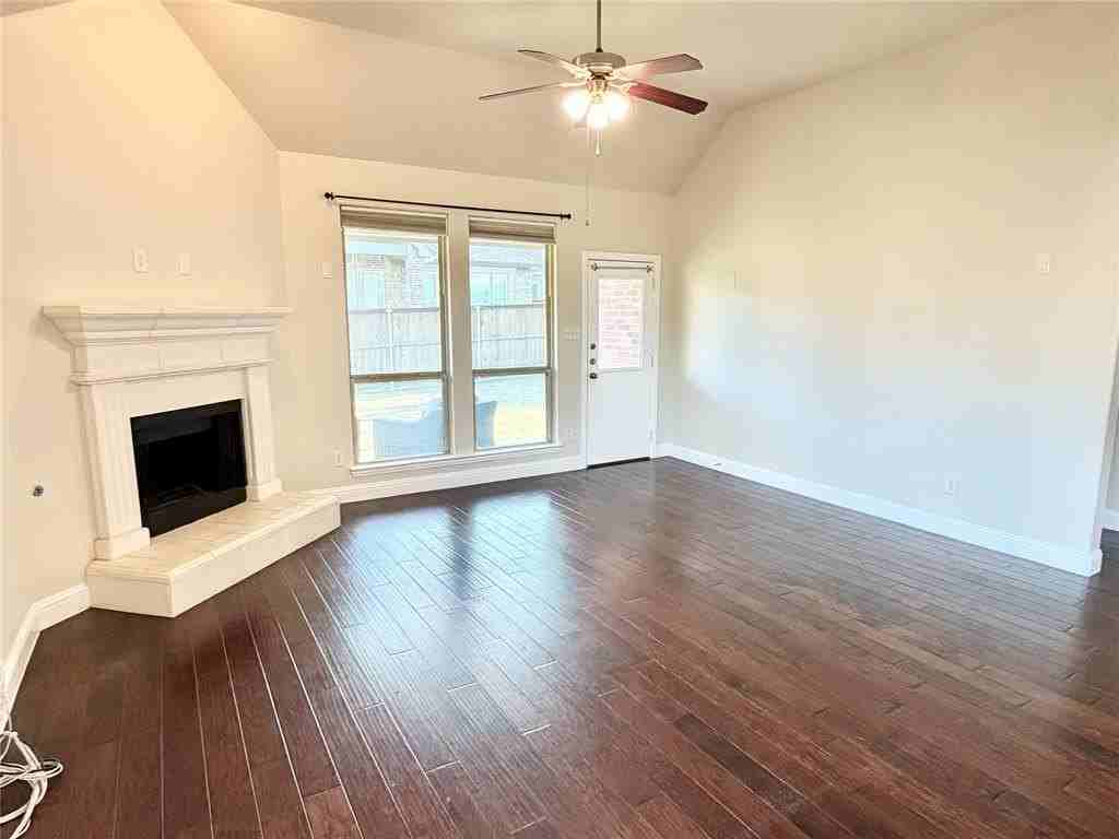 1500 Grove Dr - Photo 6 of 34