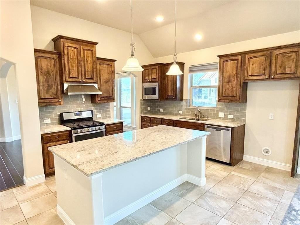 1500 Grove Dr - Photo 7 of 34