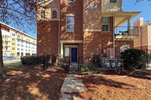 featured image of 4904 Live Oak St #1