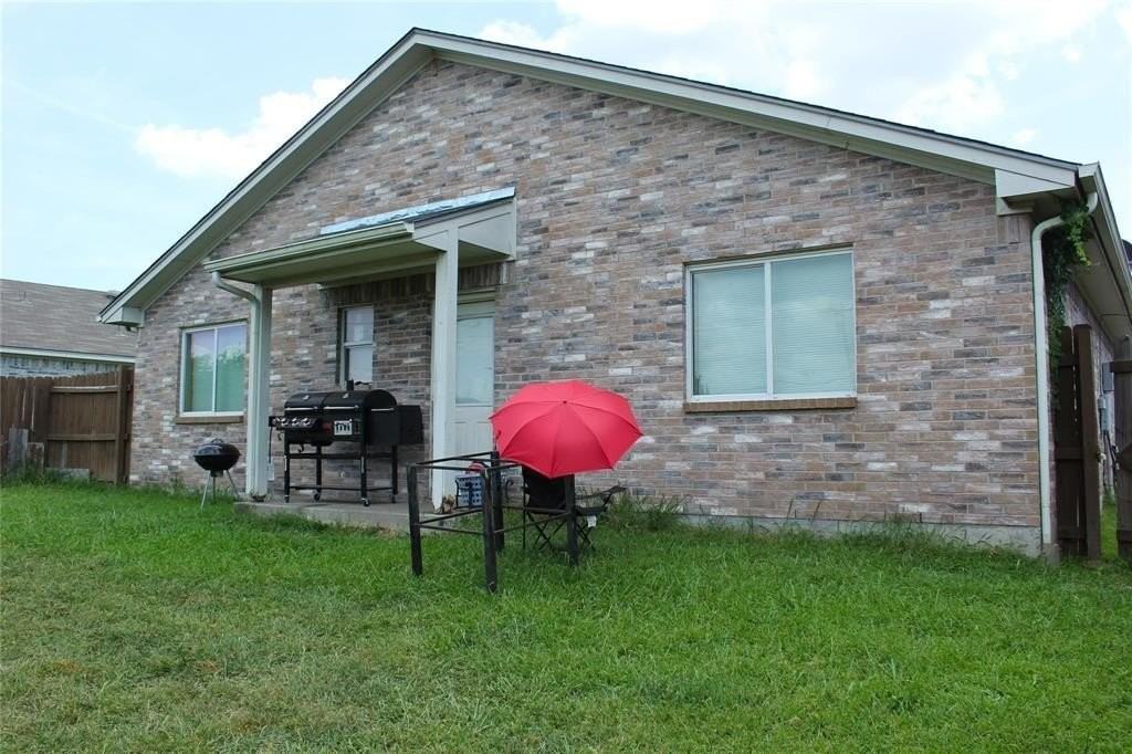 1710 Manor Garden Curv - Photo 2 of 3