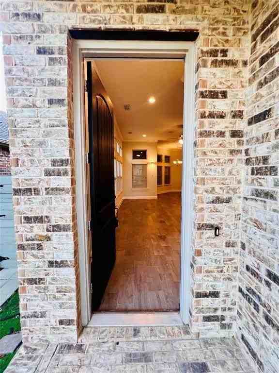 701 10th St - Photo 4 of 26