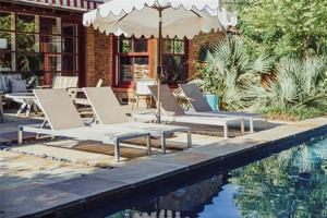 featured image of 5301 W Mockingbird Ln