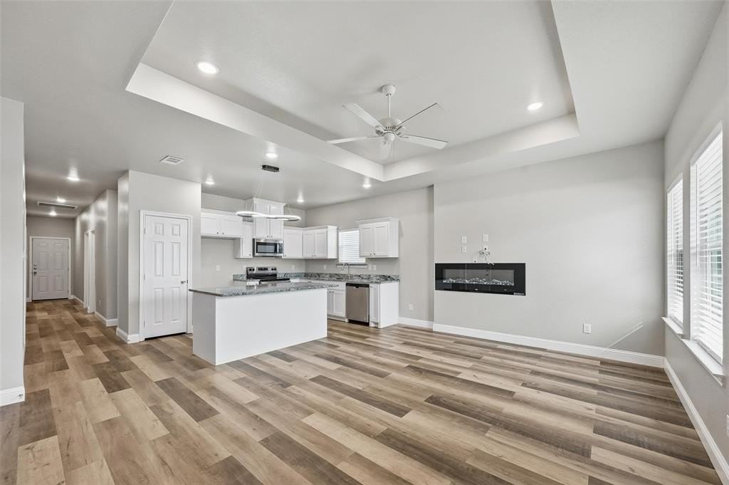 2406 Beecha St - Photo 2 of 16