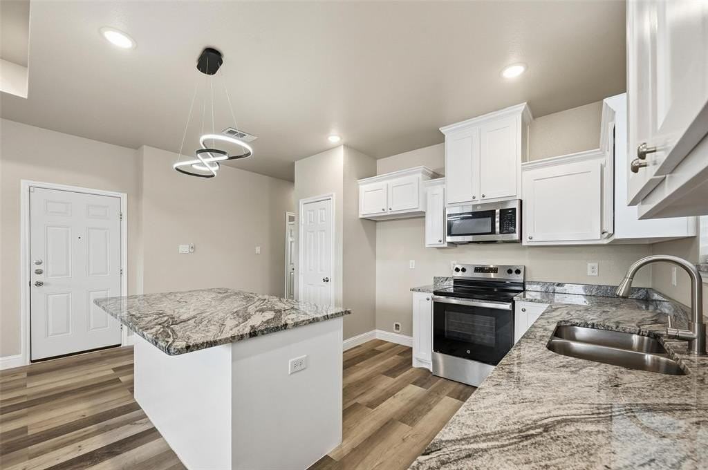 2406 Beecha St - Photo 5 of 16