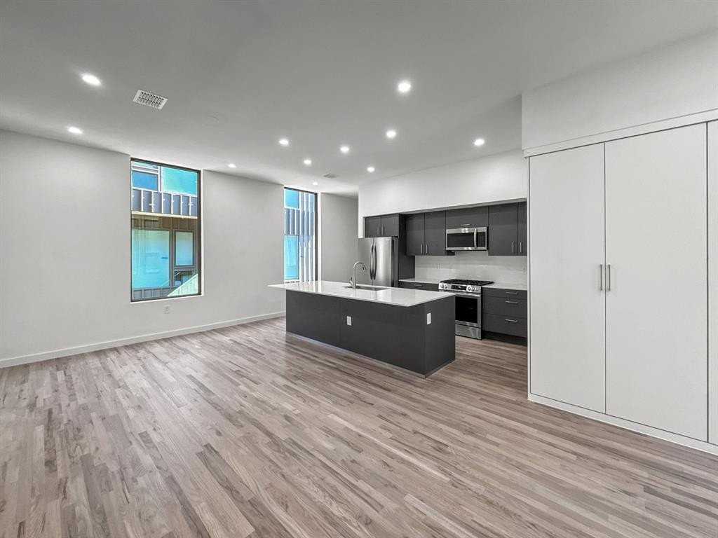 4803 Manett St #103 - Photo 3 of 15