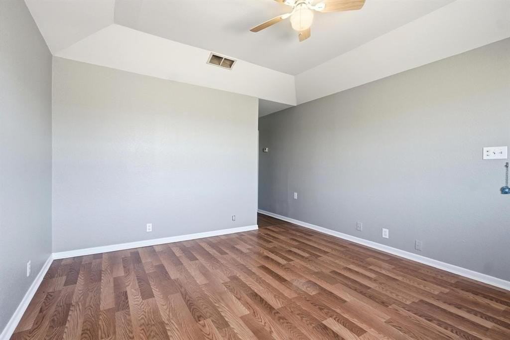 2333 N Danville Dr - Photo 5 of 30