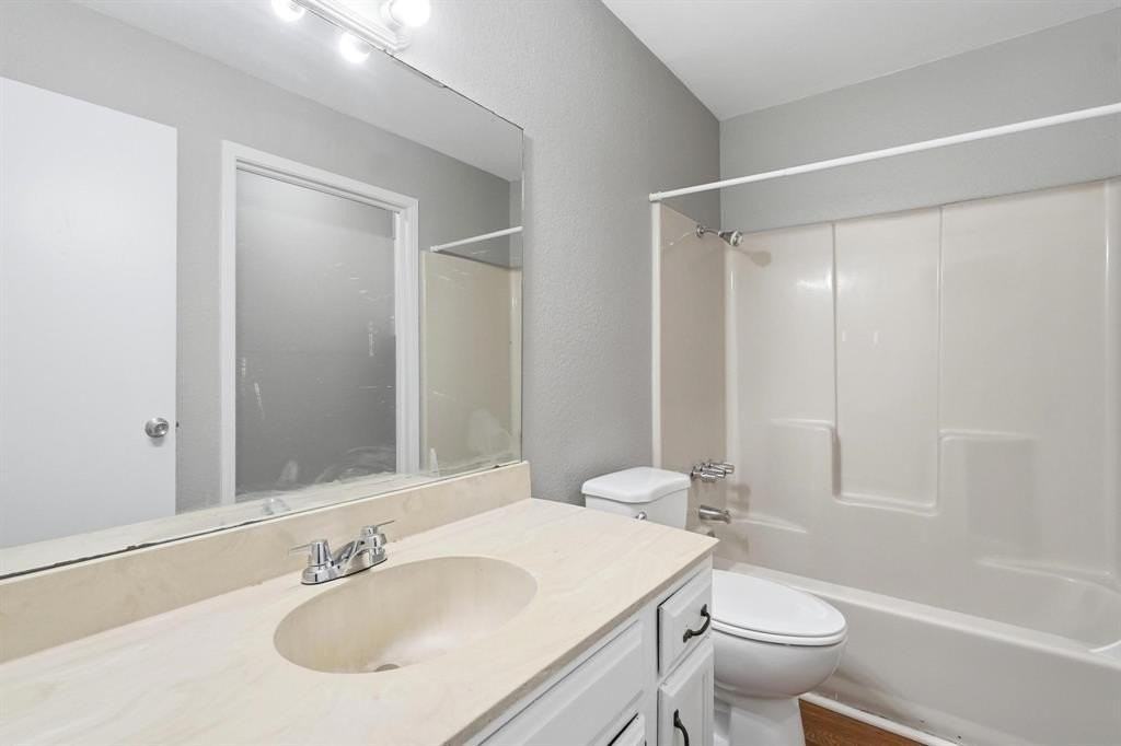 2333 N Danville Dr - Photo 6 of 30