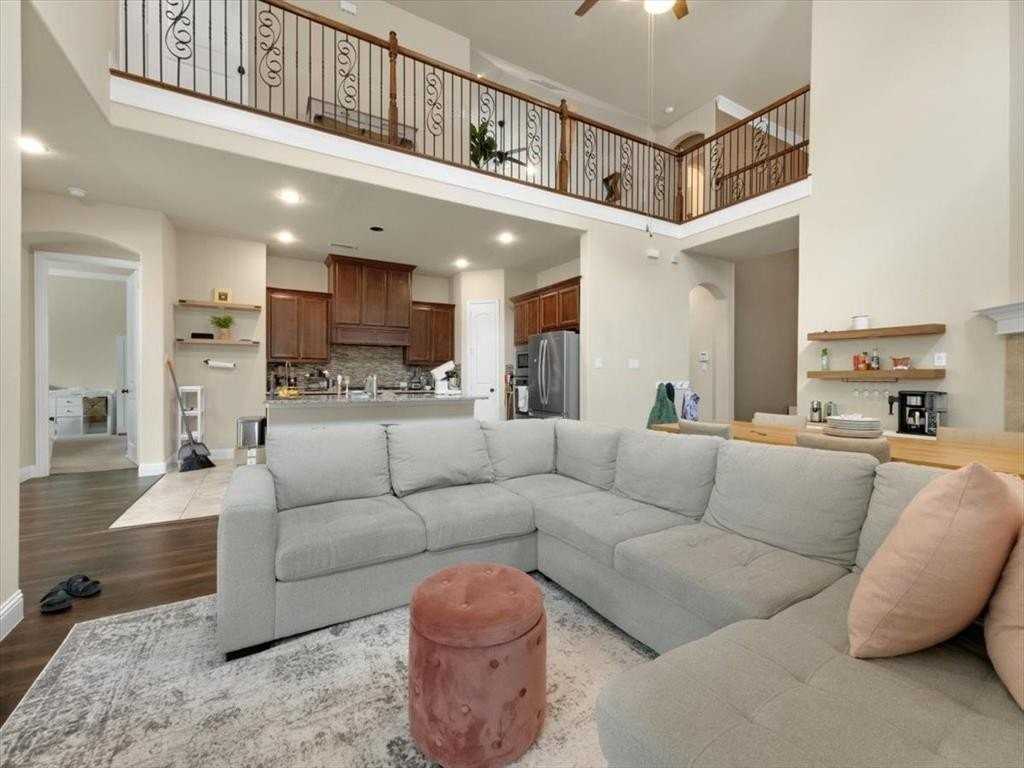 5916 Adair Ln - Photo 3 of 12