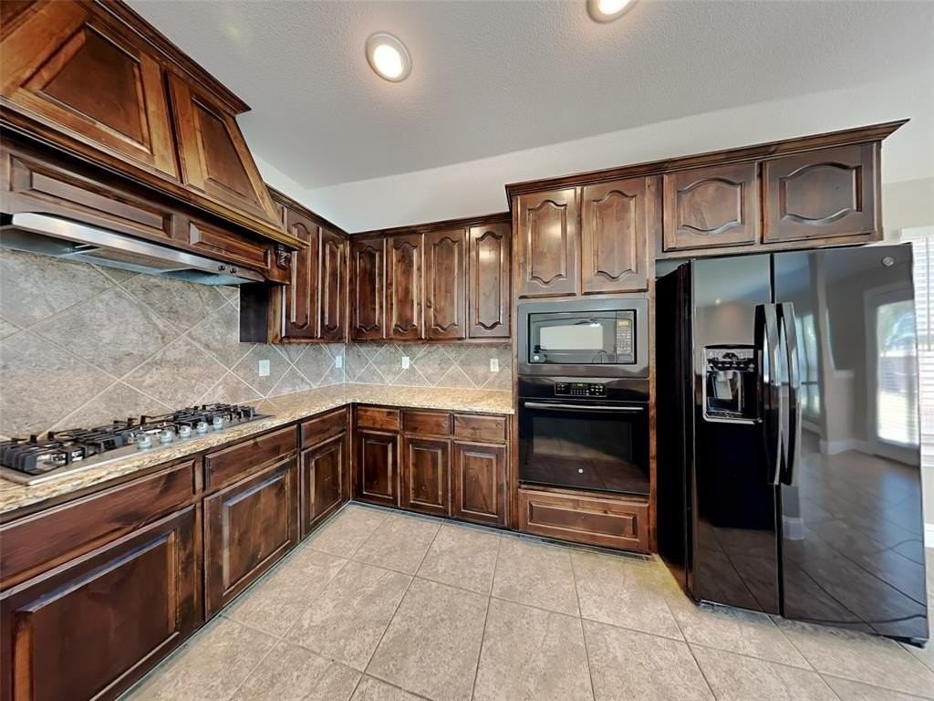 496 Oak Hills Ln - Photo 2 of 17