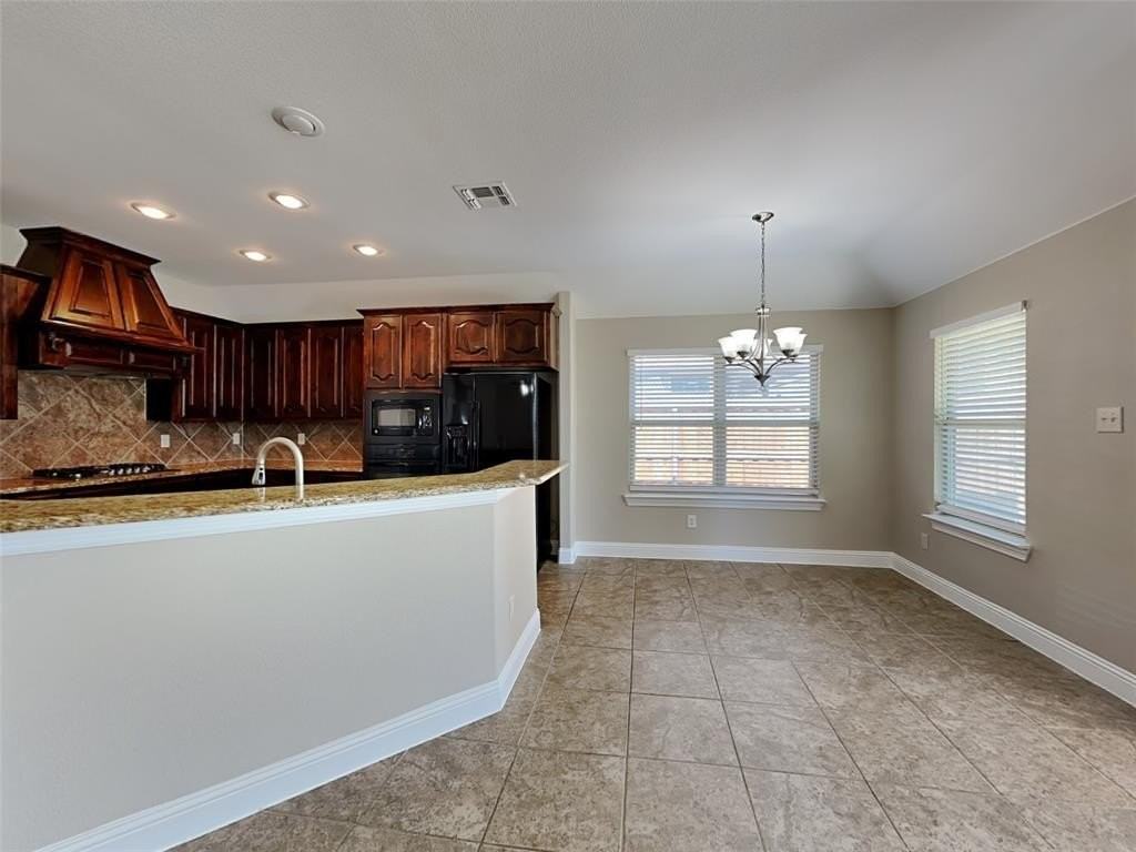 496 Oak Hills Ln - Photo 3 of 17