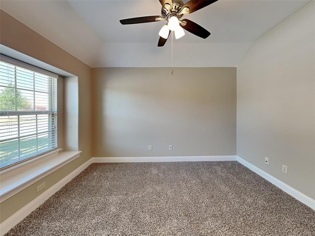 496 Oak Hills Ln - Photo 6 of 17