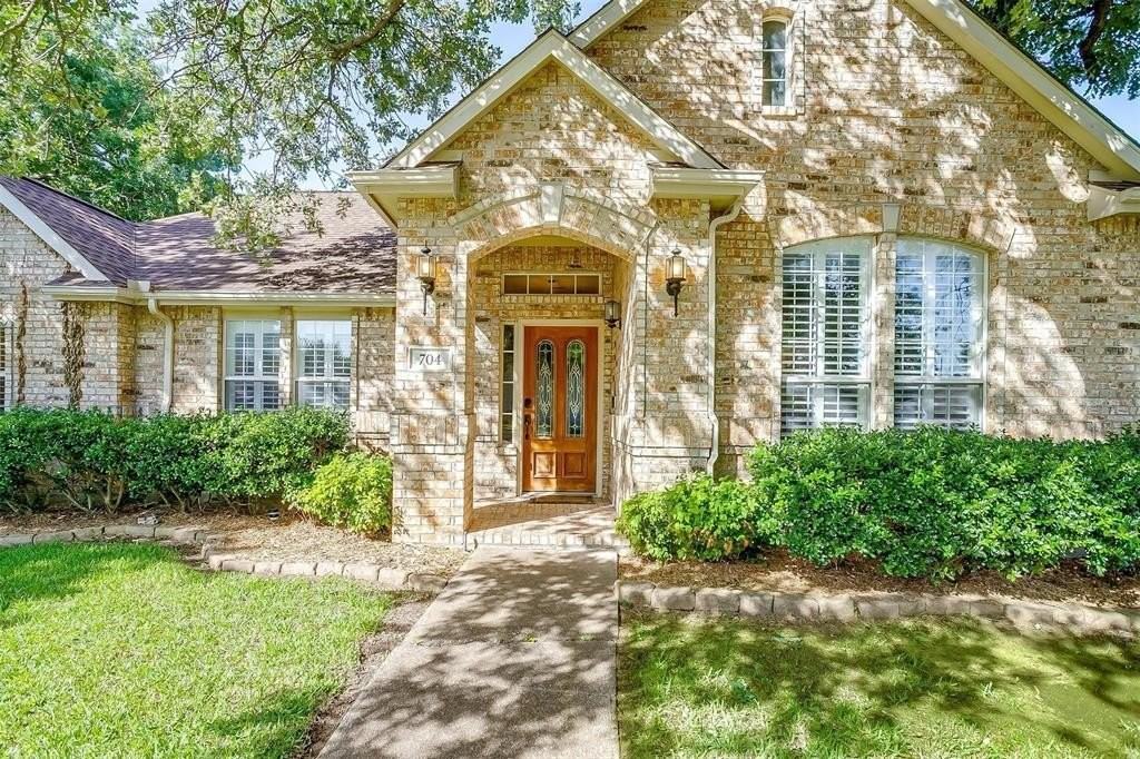 704 Red Oak Smt - Photo 2 of 40