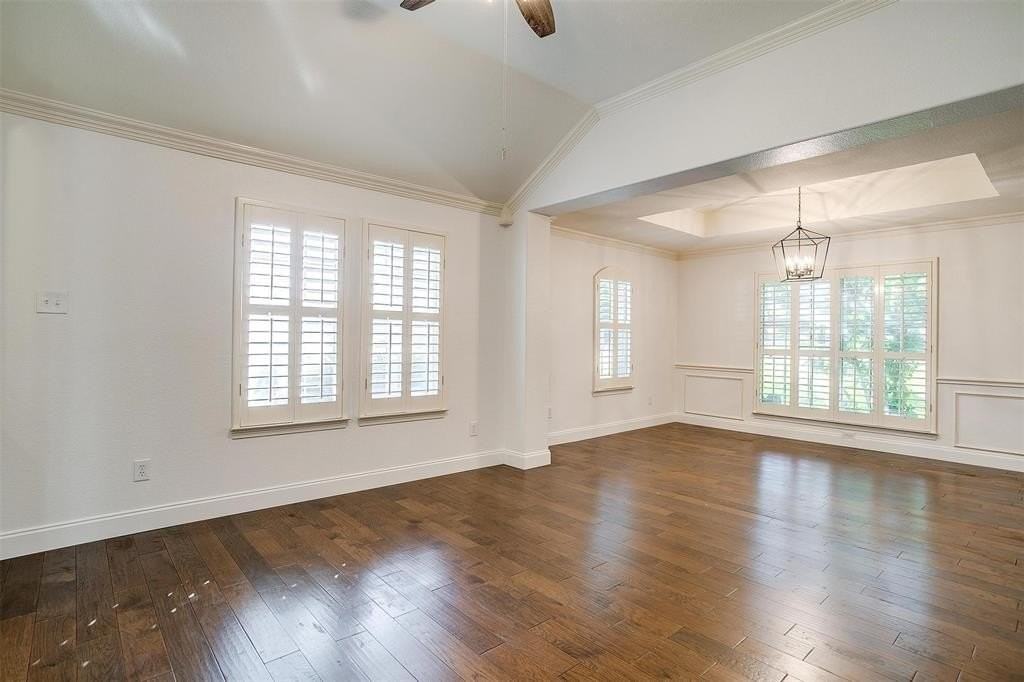 704 Red Oak Smt - Photo 4 of 40