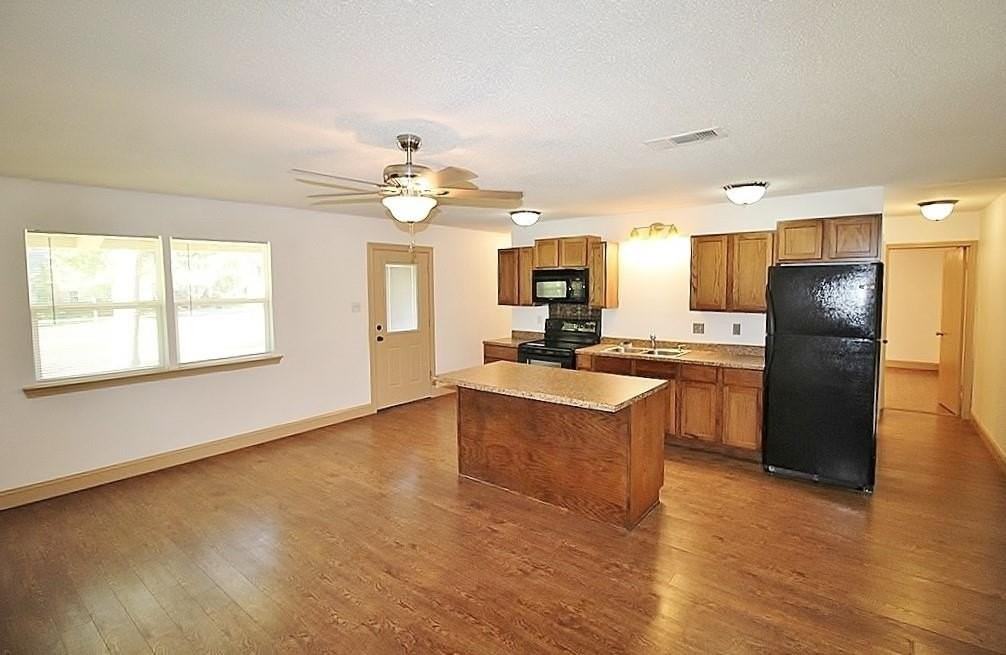 112 Trailwood Rd - Photo 2 of 15