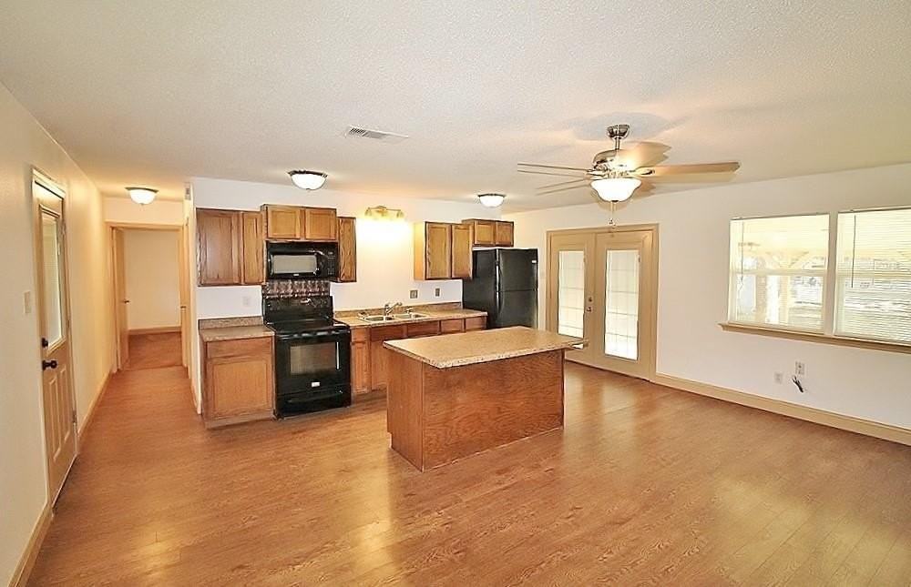 112 Trailwood Rd - Photo 3 of 15