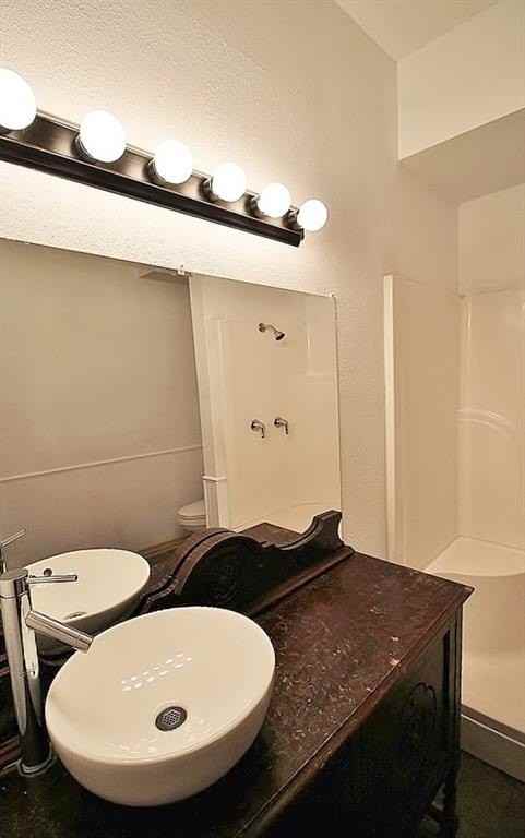 112 Trailwood Rd - Photo 5 of 15