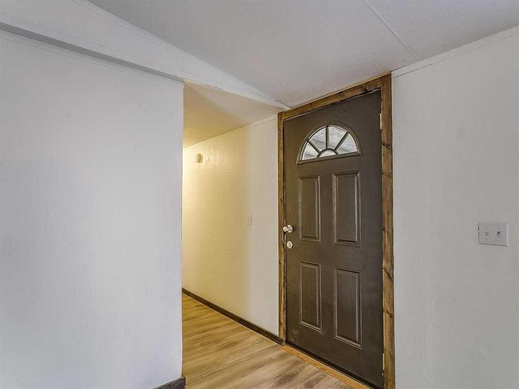 1802 Whispering Oaks St - Photo 3 of 26