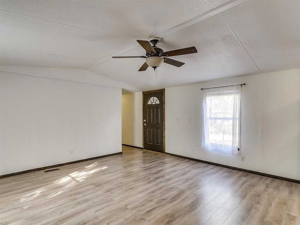 1802 Whispering Oaks St - Photo 6 of 26