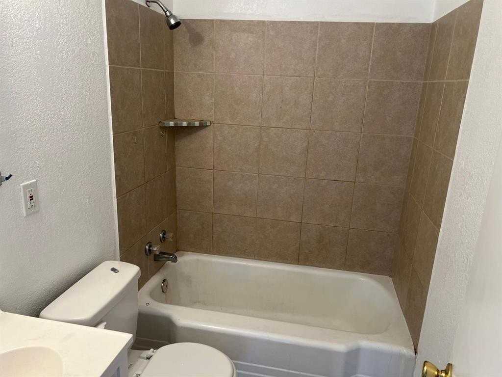 1219 Knight St - Photo 4 of 4