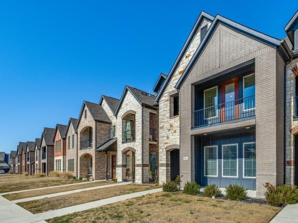 804 Eaglescliffe Lndg - Photo 2 of 25