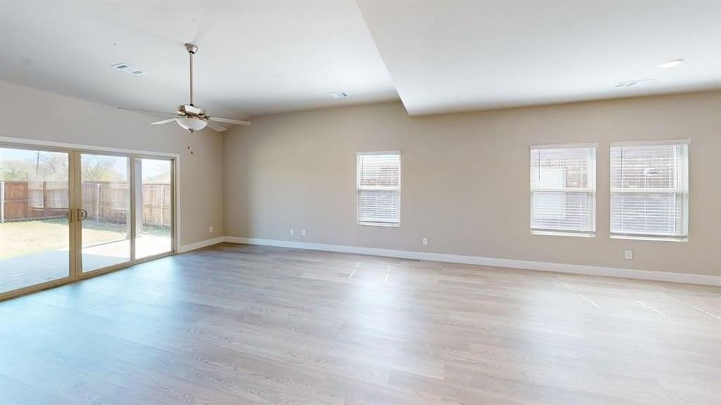 811 Buffalo Dr - Photo 4 of 20