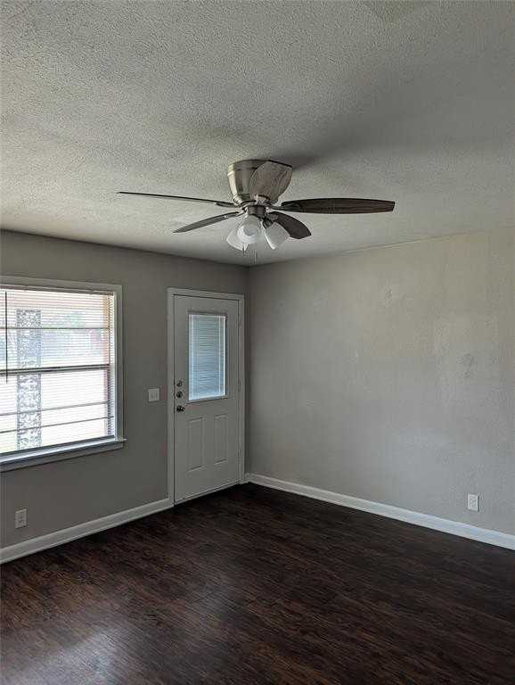 336 Sw Dian St - Photo 5 of 19