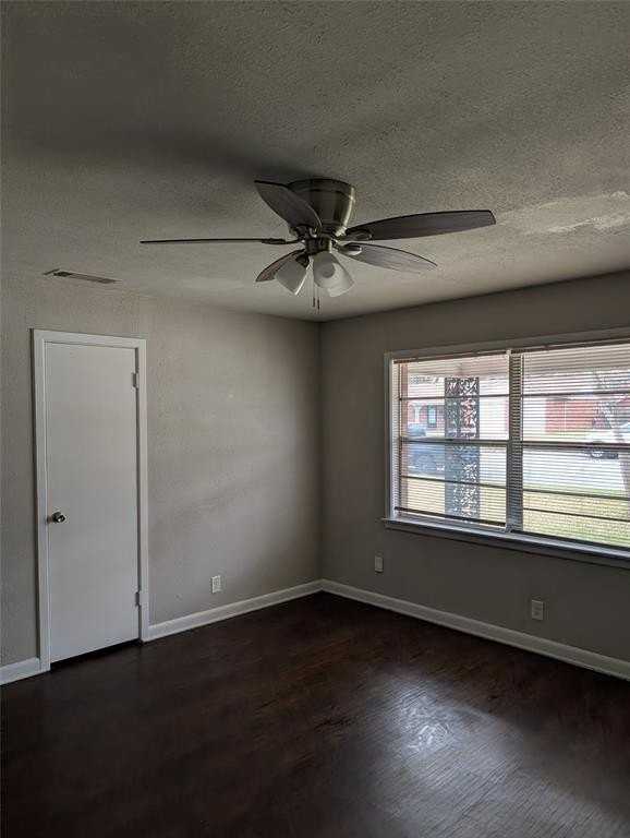 336 Sw Dian St - Photo 6 of 19