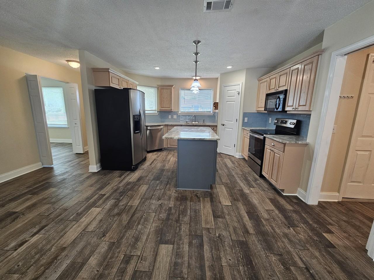 8082 Sleepy Bay Blvd - Photo 5 of 24