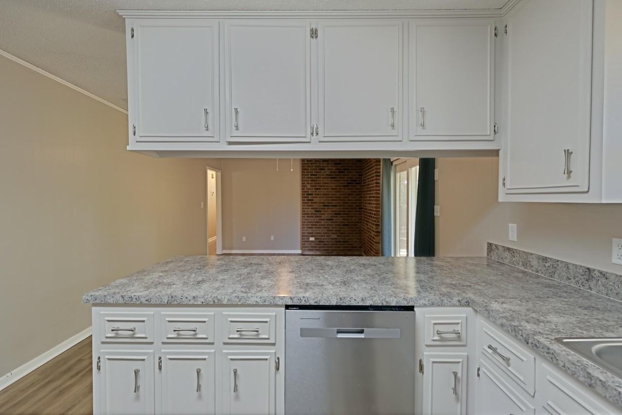 3363 El Portal St - Photo 6 of 28