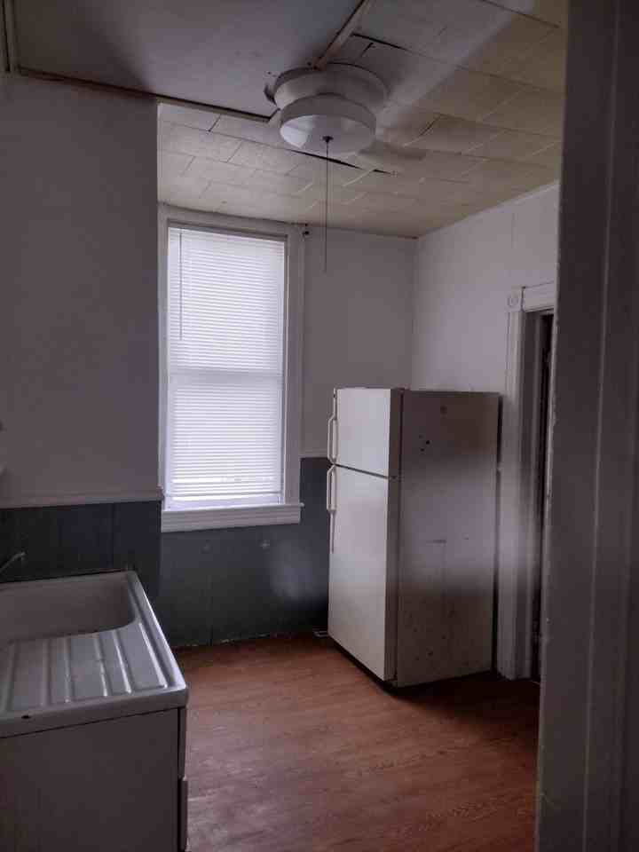 1426 Sunset Ave - Photo 3 of 10